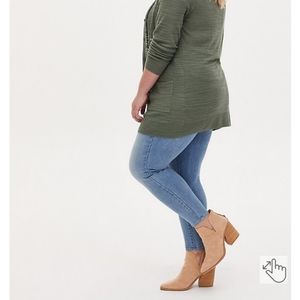 Pointed toe v cut bootie ww